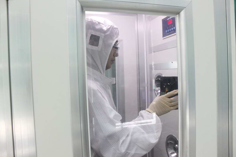 10-苏州绿数数据恢复中心开盘风淋室.jpg